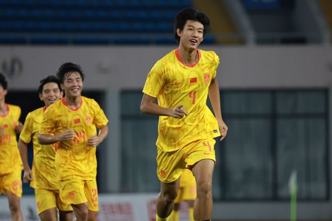 官方:U17国足与阿森纳并列冠军,赵松源当选明日之星最佳球员!
